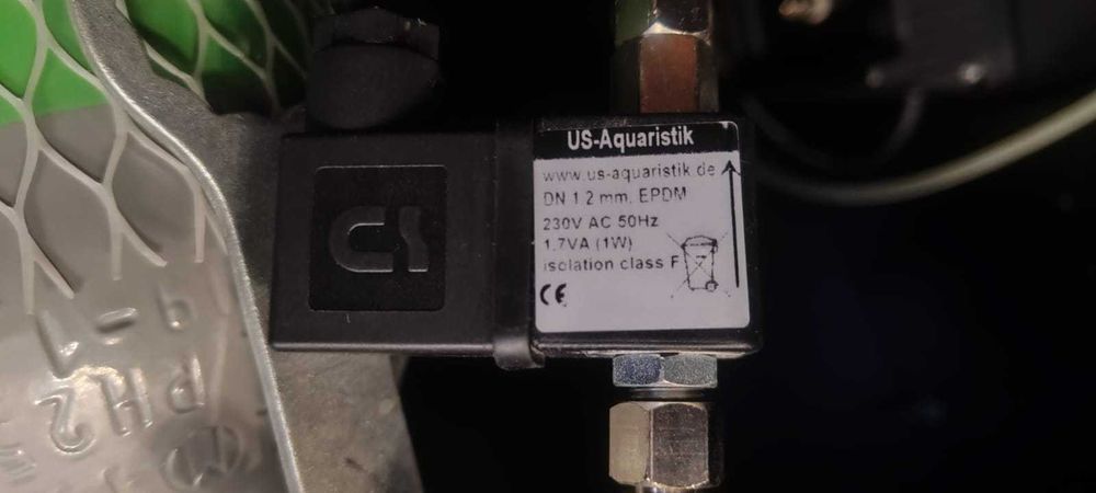 Sistem acvariu: Denerle Evolution Deluxe+Reductor+Electrovalva+Butelii