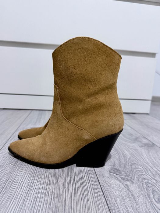 Botine piele intoarsa