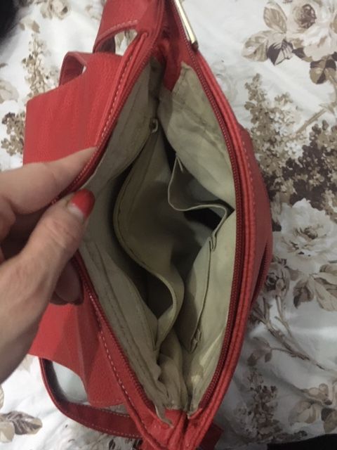 Vand geanta colorata rosie tip postas