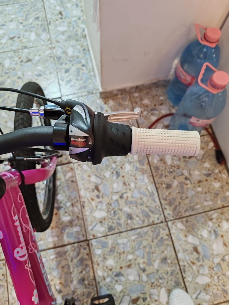 Vand bicicleta noua