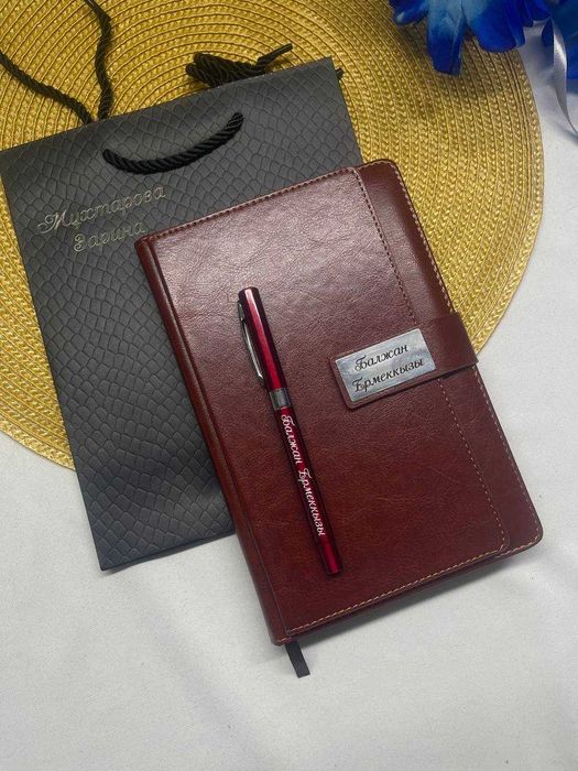 Корпоративные подарки Новый годименной премиум-набор  персонализацией.