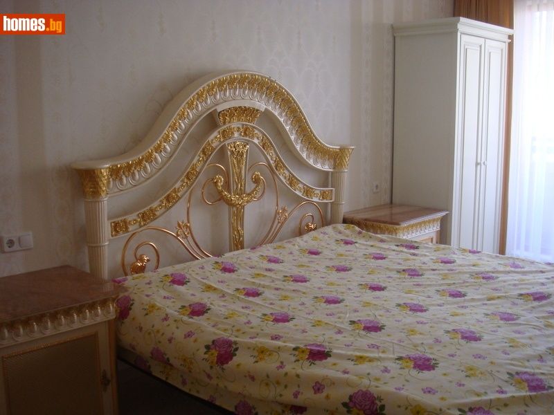 Апартамент-132 кв.м-Пловдив/Продавам