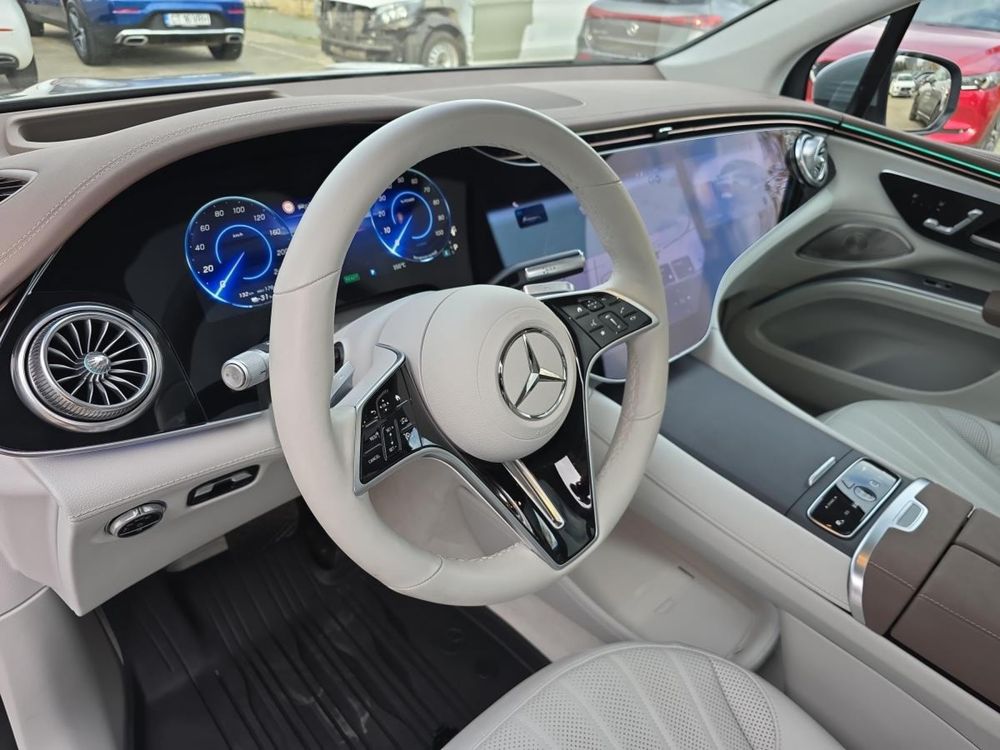 Mercedes EQS SUV