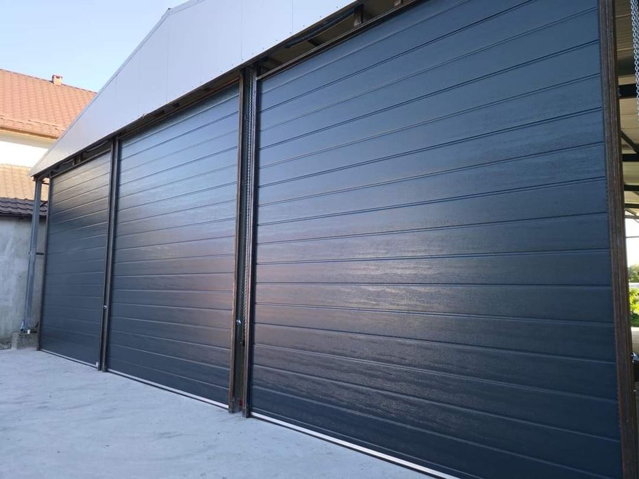 Usa de garaj secționala