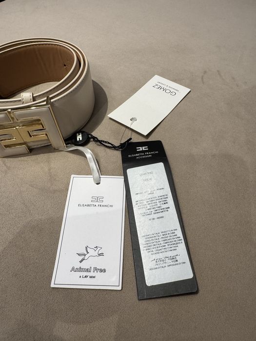 Чисто нов кожен колан на марката Elisabetta Franchi.