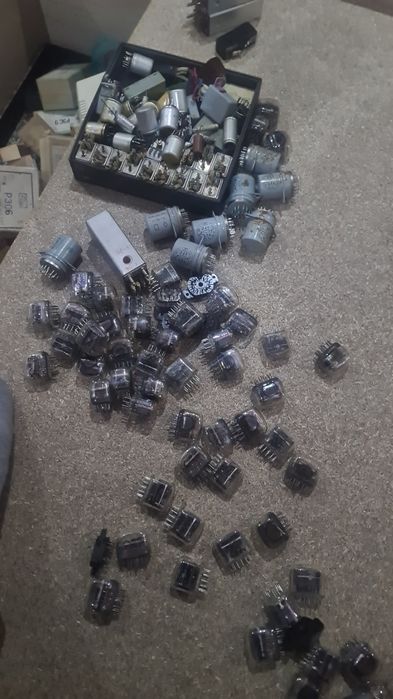 Радиодетали много