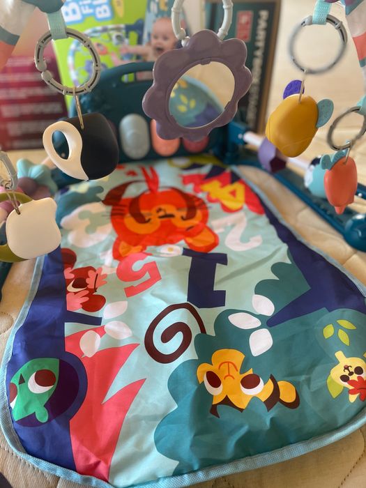 Vând pătuț ,premergător și centru activități bebe