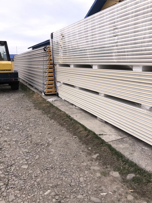 Panou sandwich de la 4 pana la 10 cm