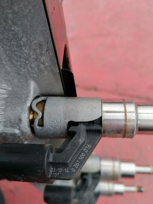 Injector vw golf 5, touran 1.6 Fsi benzină cod motor BAG