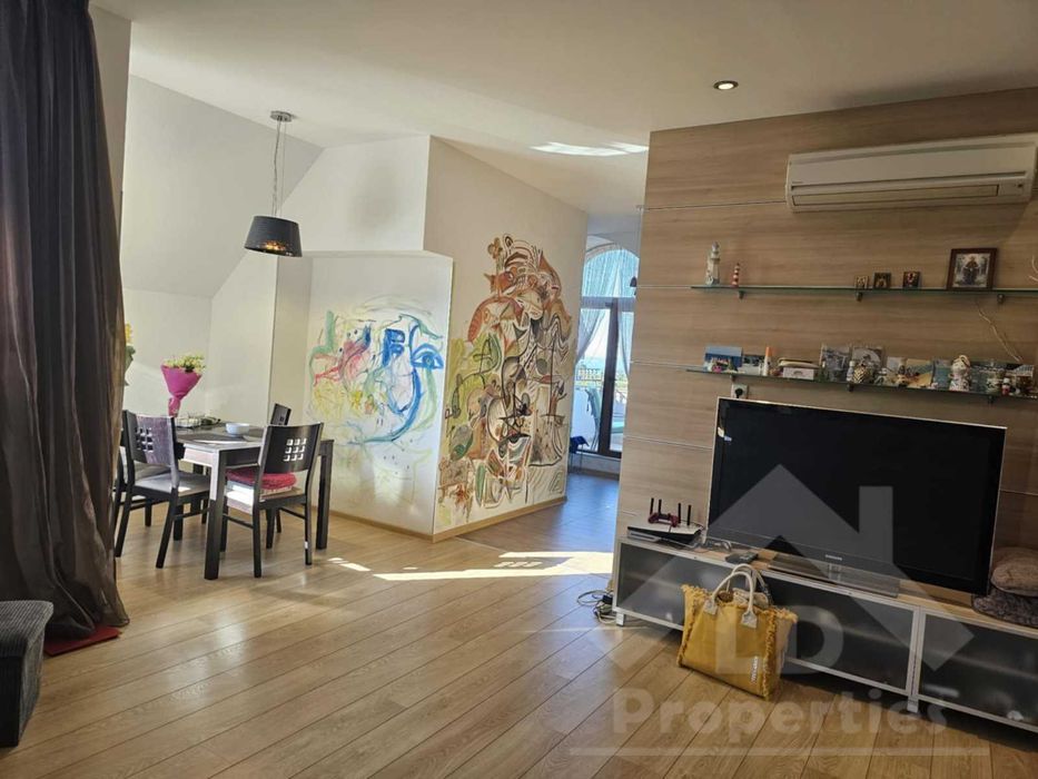 Многостаен апартамент с гледка към морето в к.к.Чайка