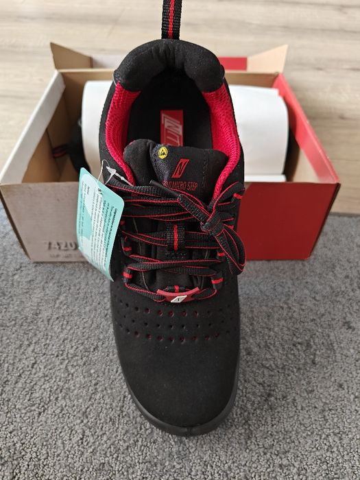 Чисто нови работни обувки / safety shoes N45