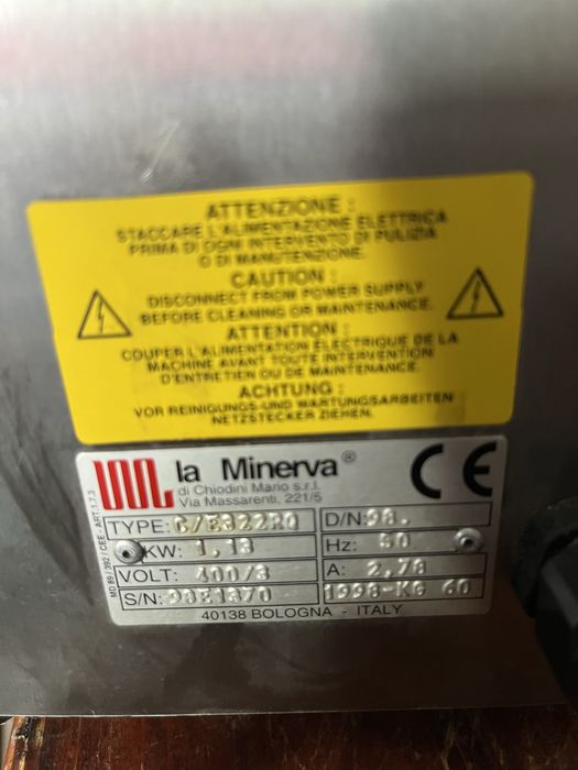 Vand 3 masini de tocat