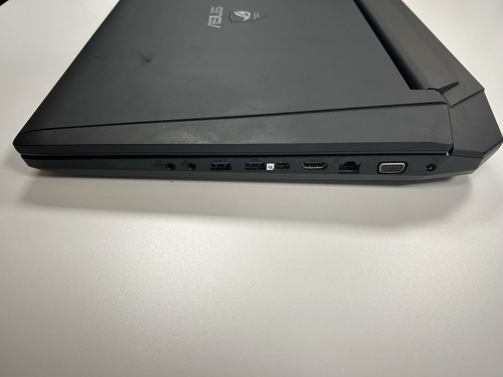 Гейминг лаптоп ASUS RoG