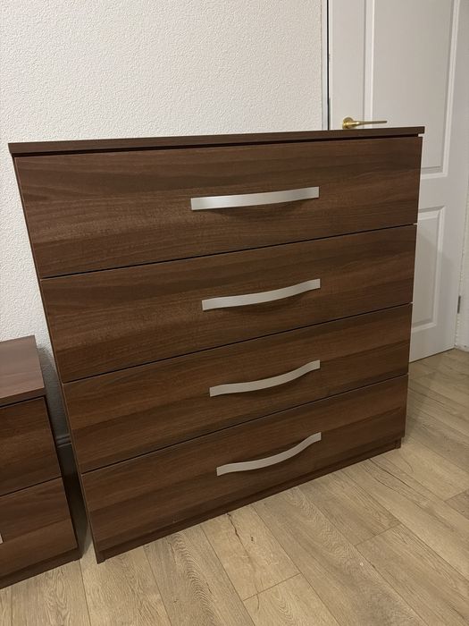 Comoda dormitor si noptiere