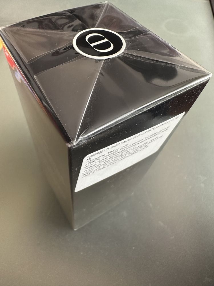 Noul parfum Sauvage Eau Forte 100ml PRET FIX