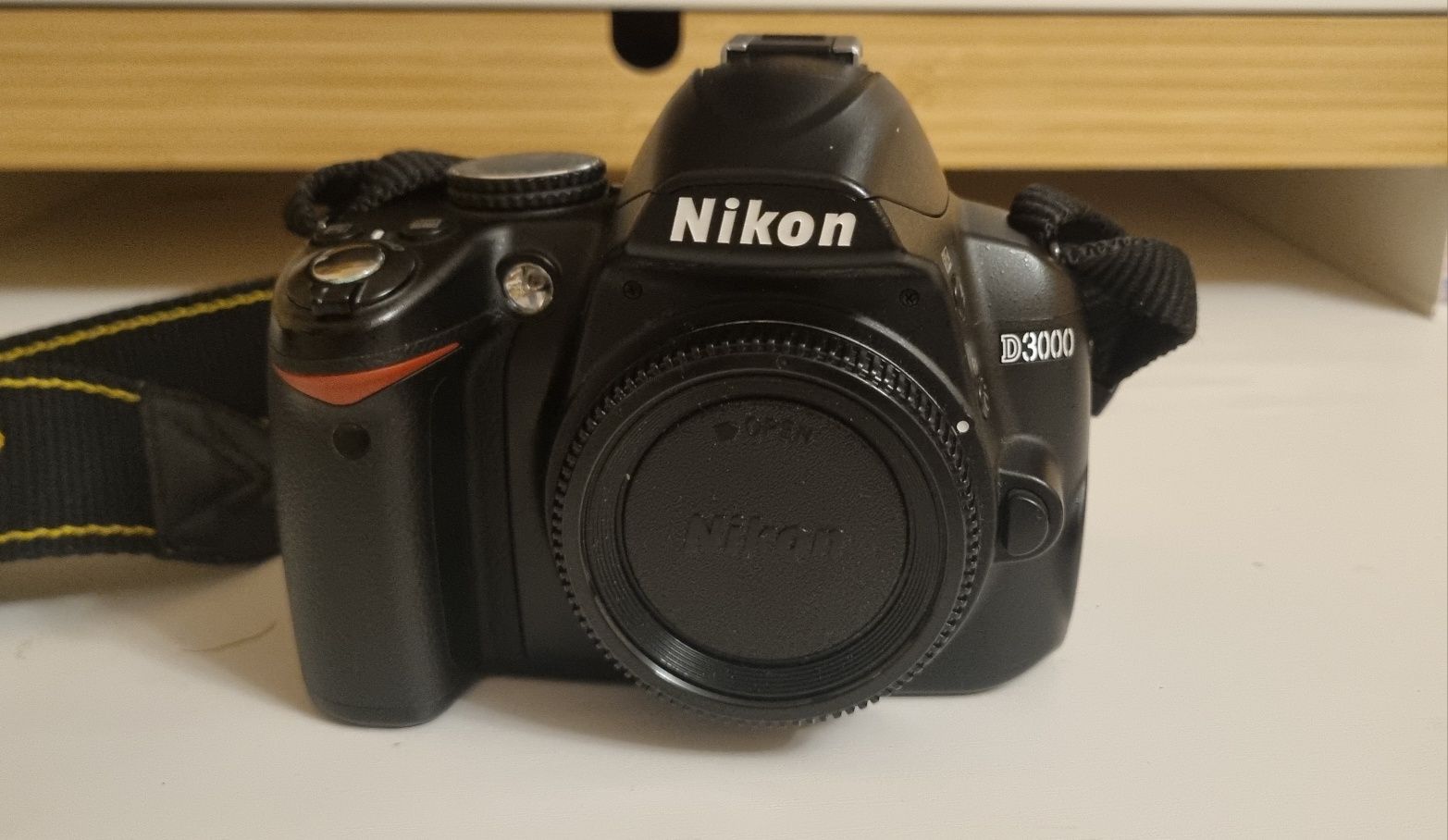 Фотоапарат Nikon D3000