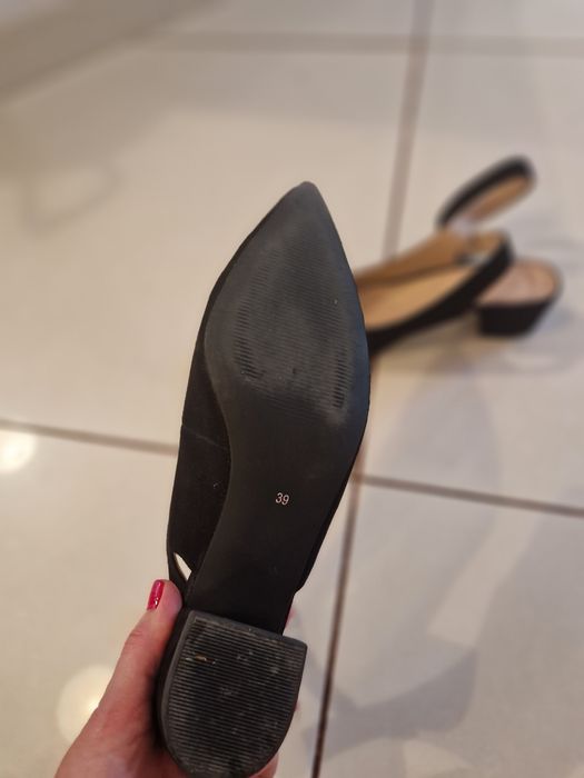 Vând pantofi femei.