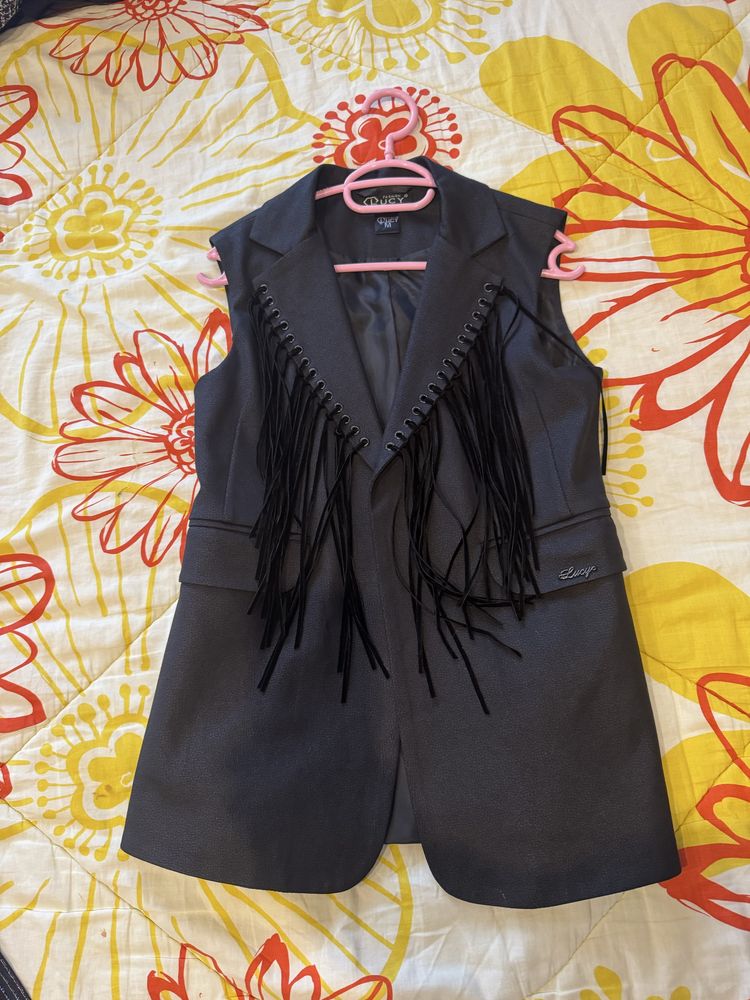 Официален елек Lucy Fashion