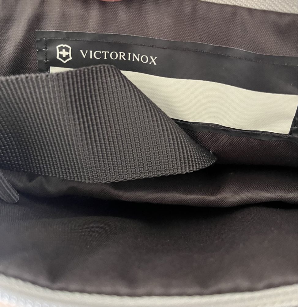 Geanta laptop , verticala , Victorinox