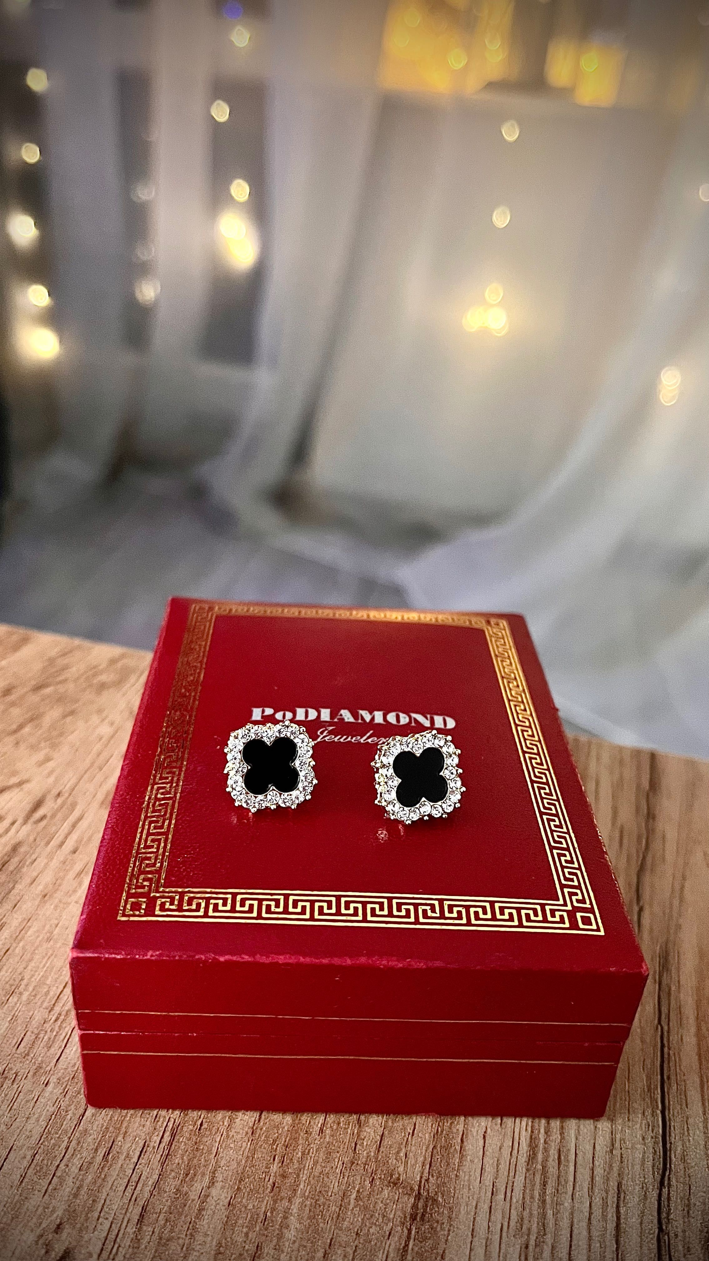 Обеци в стила на Van Cleef. Ван клиф
