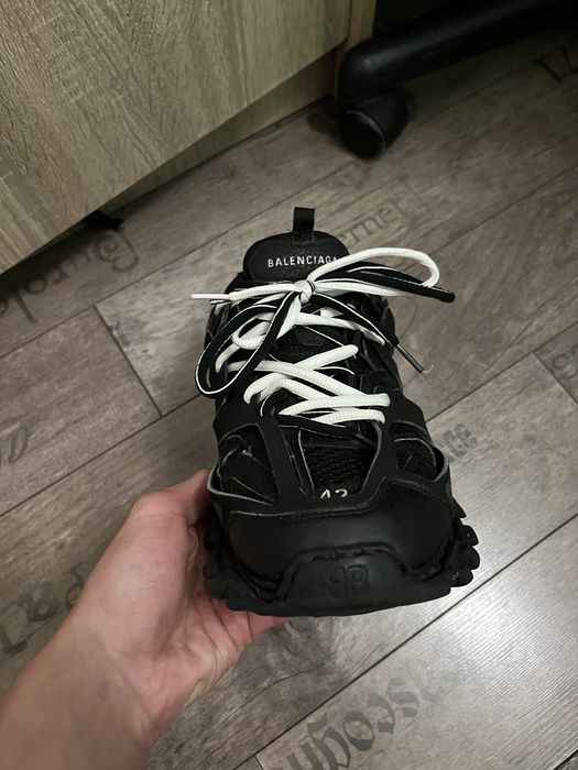 Balenciaga track 42
