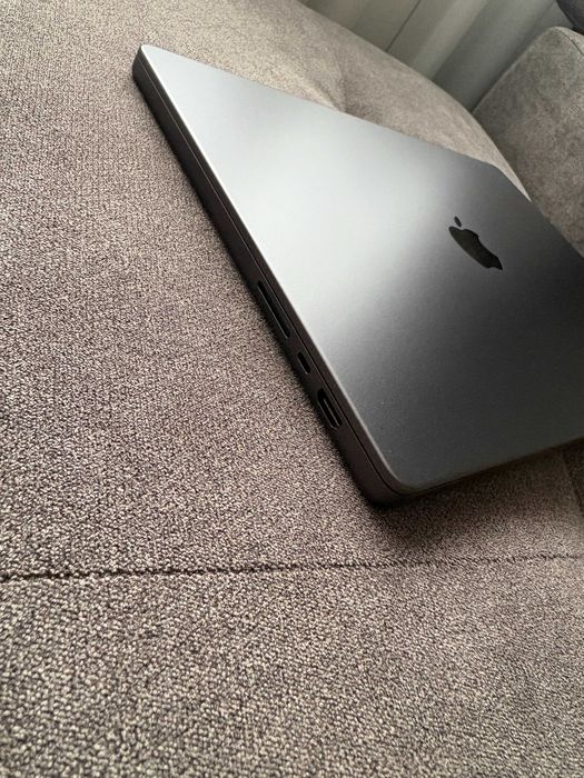 Apple Macbook Pro 16 2024 M4 Pro 24 GB Ram Гаранция 2 години