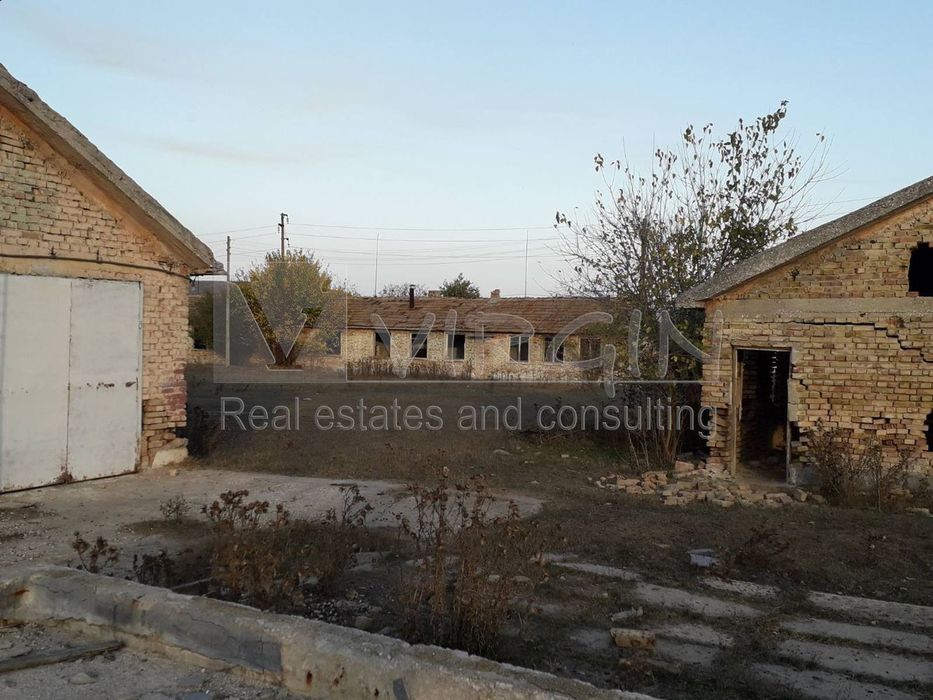 Парцел в с.Падина, област Варна, площ 10900 кв.м