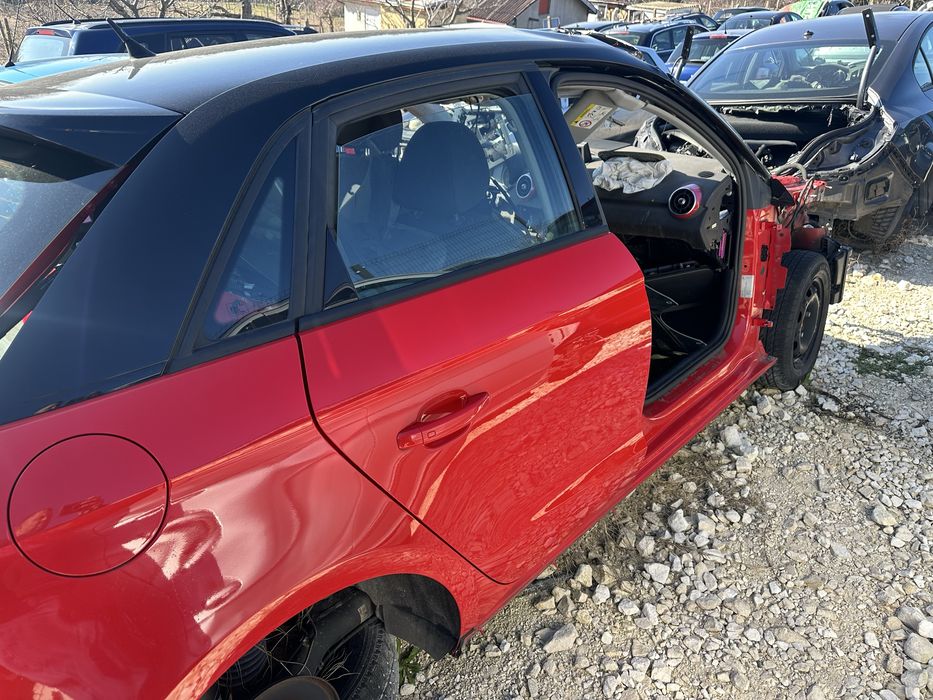 Врата задна дясна за  Ауди А1 sportback!!!