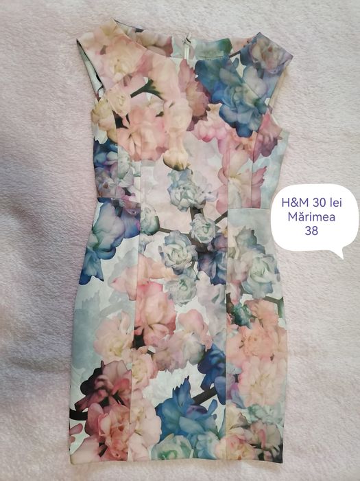 Vând rochițe purtate de cel mult 3 ori