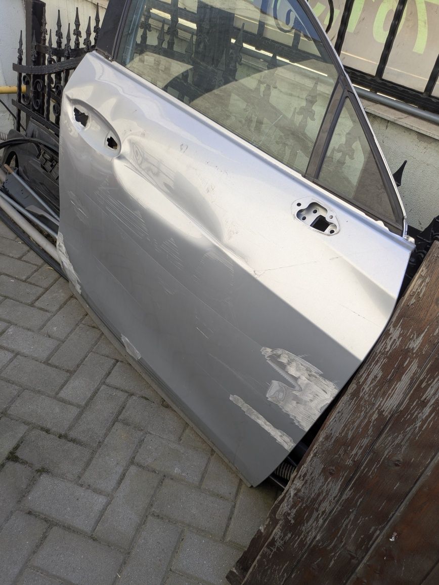 Ușa luxus ux 250h