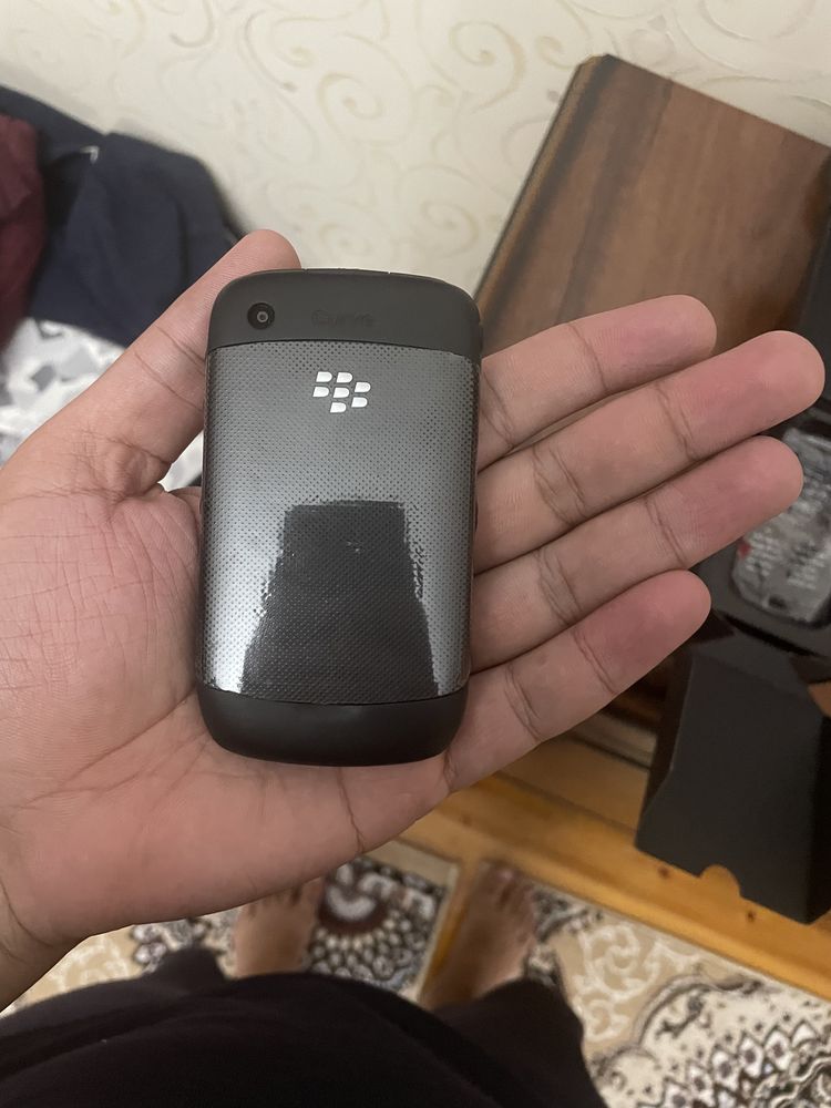 blackberry 9300 sotiladi, holati yangi kup ishlatilmagan