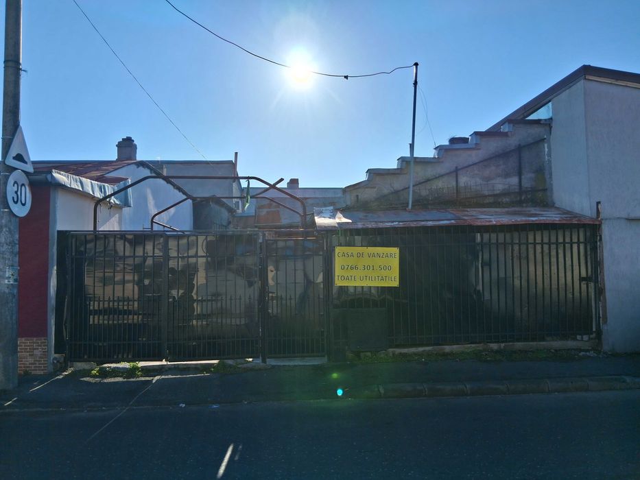 Casa de vanzare cu teren