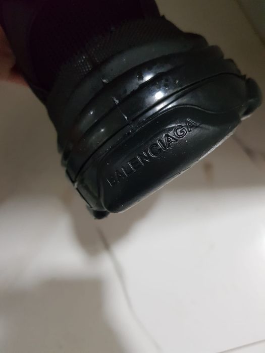 Vând balenciaga triple s mărime 44