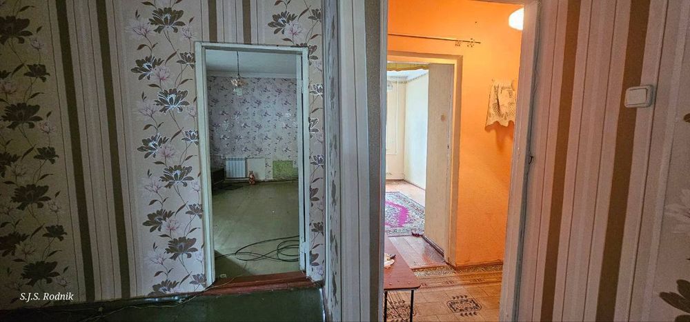 Продаётся квартира вдоль дороги под офис ТЦ Ривьера