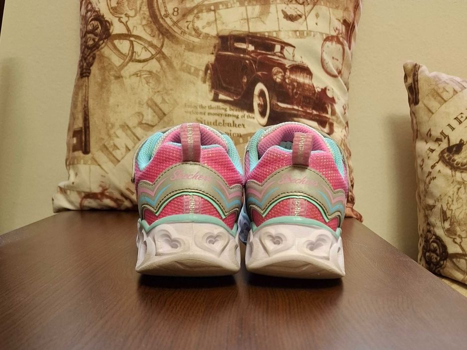 Маратонки skechers и nike