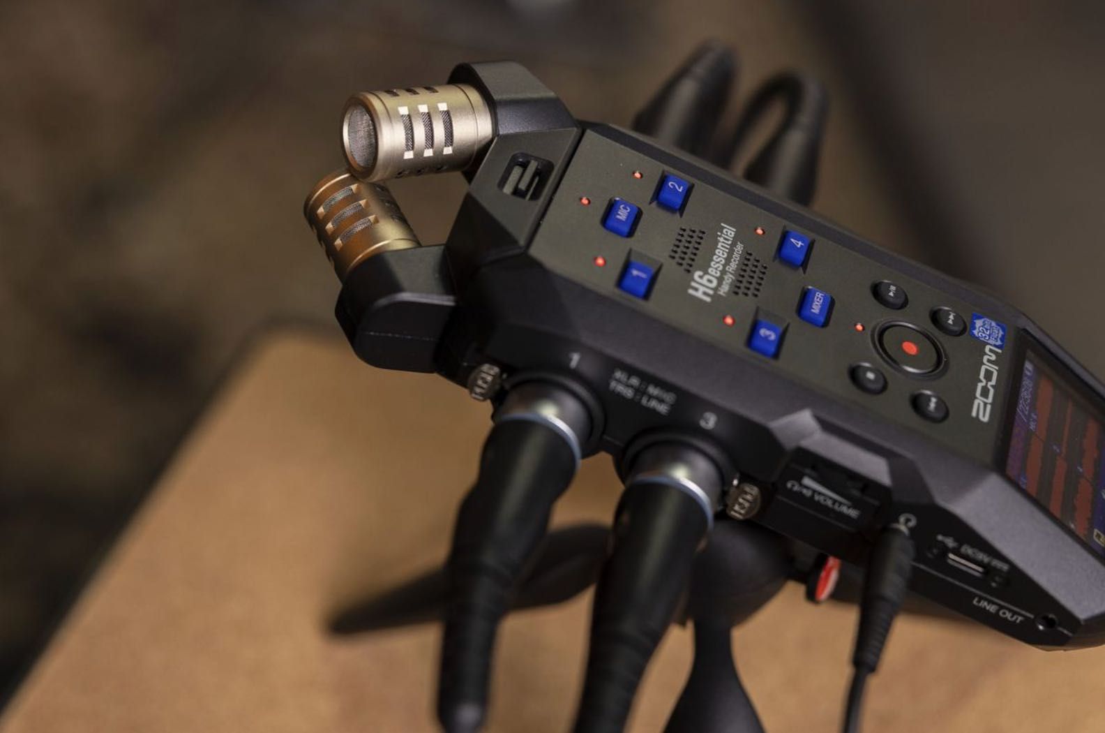 Zoom H6essential 6-трековый рекордер 32-bit  5 в одном RECORDER Новый!