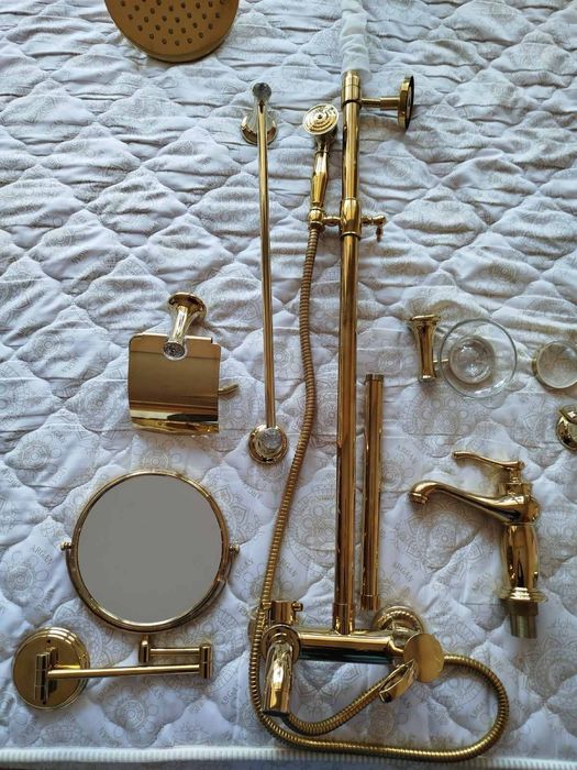 Ретро душ система цвят старо злато