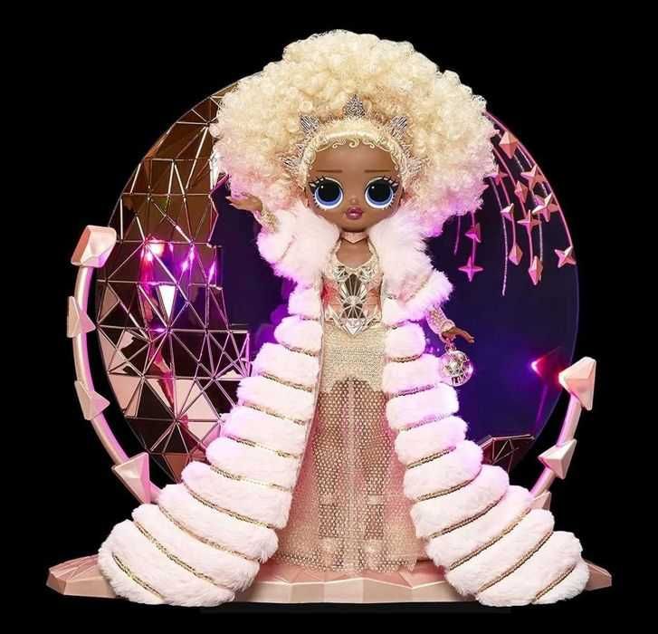 Брэндовая Коллекционная Кукла ЛОЛ NYE Королева на светящейся подставке