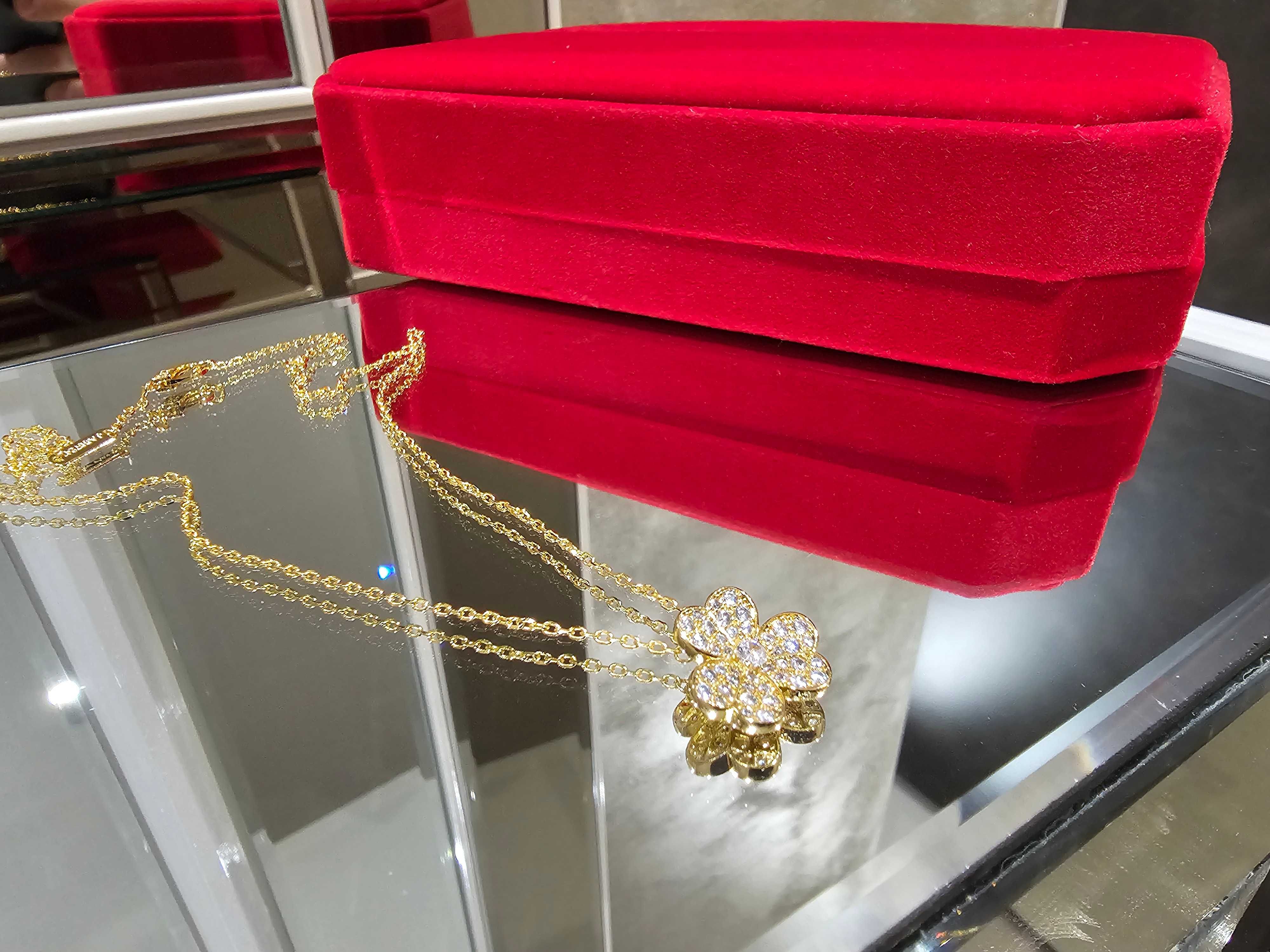Van Cleef & Arpels VCA Gold Frivole Small Diamond Clover Дамско Колие