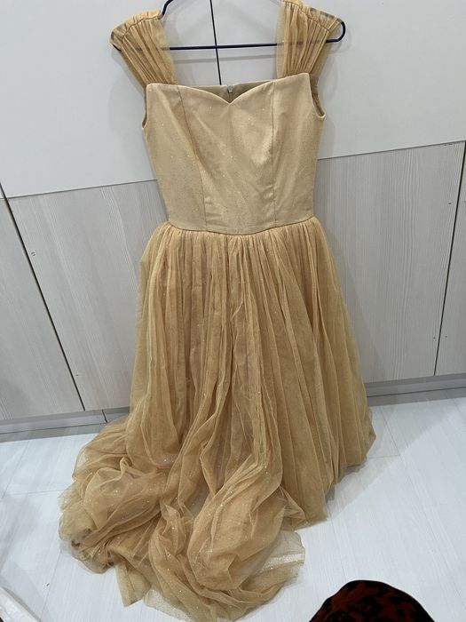 Продается платья