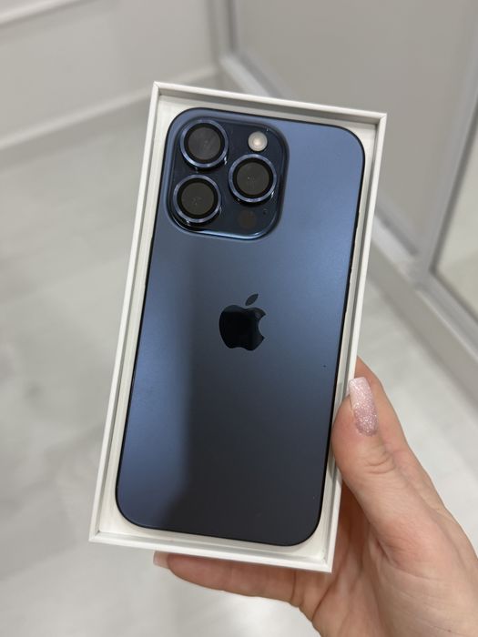 Продам айфон 15 про на 256гб