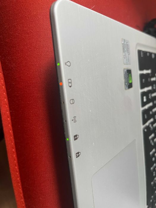 Dezmembrez Laptop Asus S56CM estetic perfect nu afiseaza