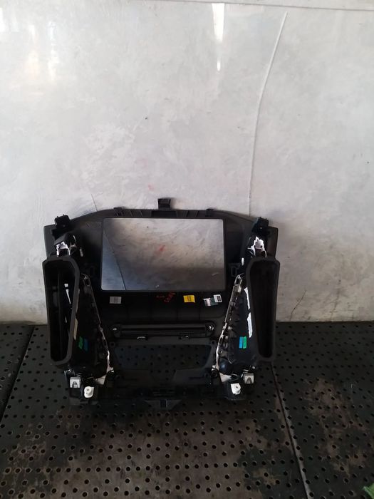 Rama ornament grile ventilatie bord ford focus 3 facelift f1eb18835ef f1eba014l20baw f1eba014l21baw