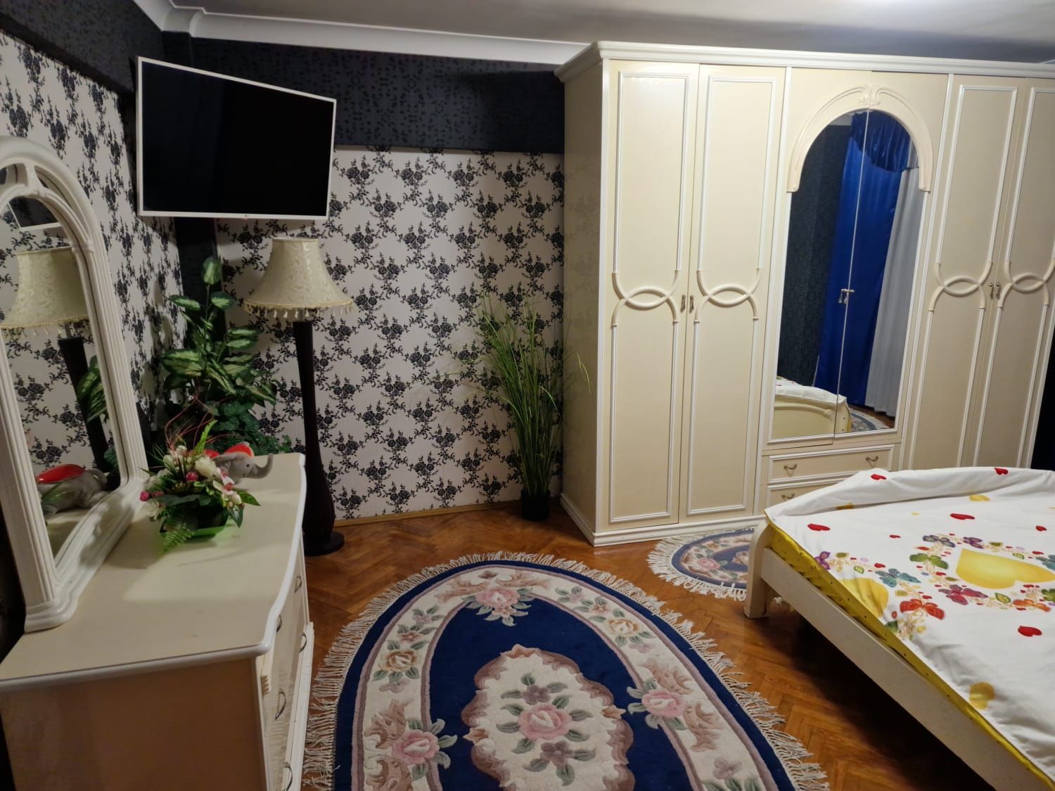 Apartament 4 camere, 120 mp, ultracentral Giurgiu Bulevardul București