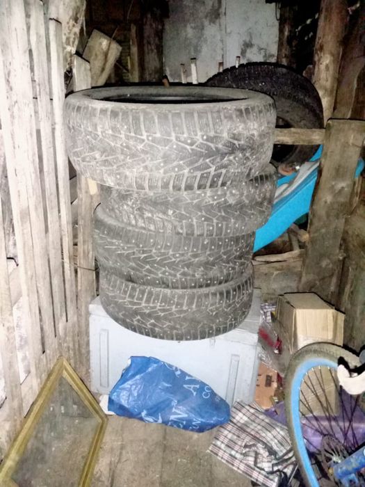 Зимние шины на автомобиль 215/65/R16