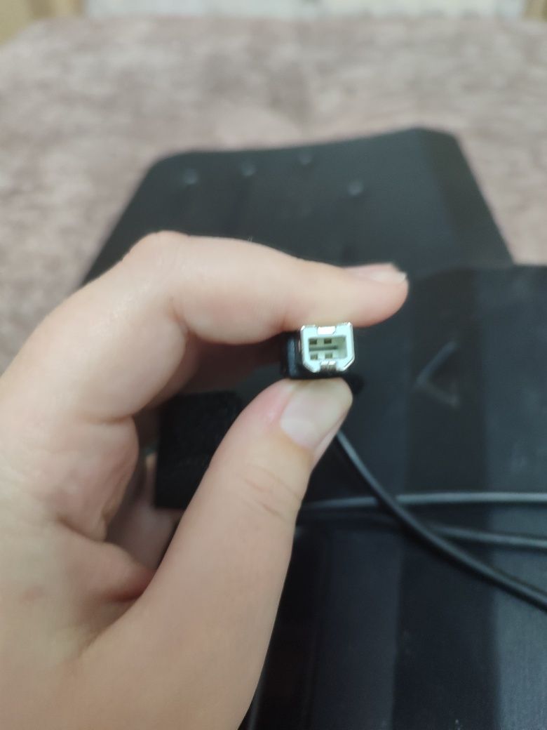 Продам игровой руль для компьютера .
