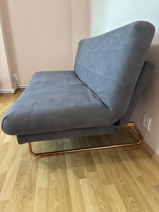 Canapea confortabila si moderna !
