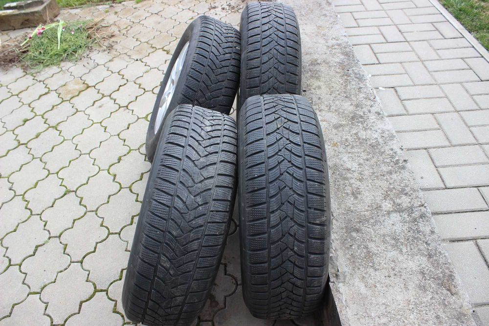 Vind 4 Jante aliaj cu Cauciucuri Dunlop - Hyundai IX35