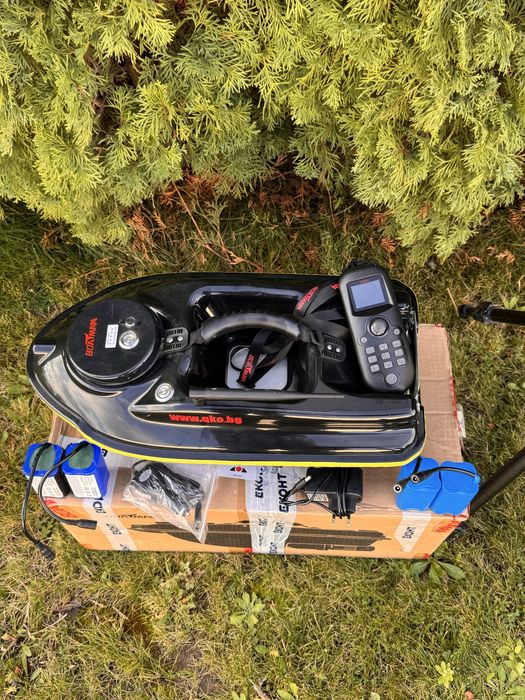 Лодка за захранка Boatman с GPS и сонар