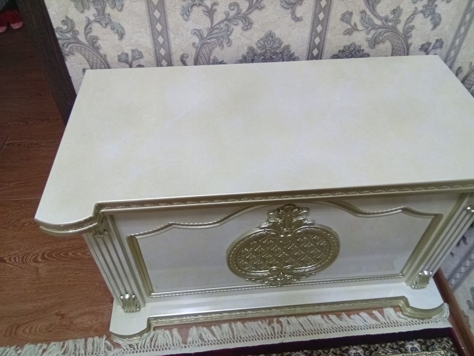 Продаётся сундук багема подставка